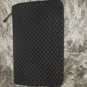 Gucci make-up bag & Gucci Notebook